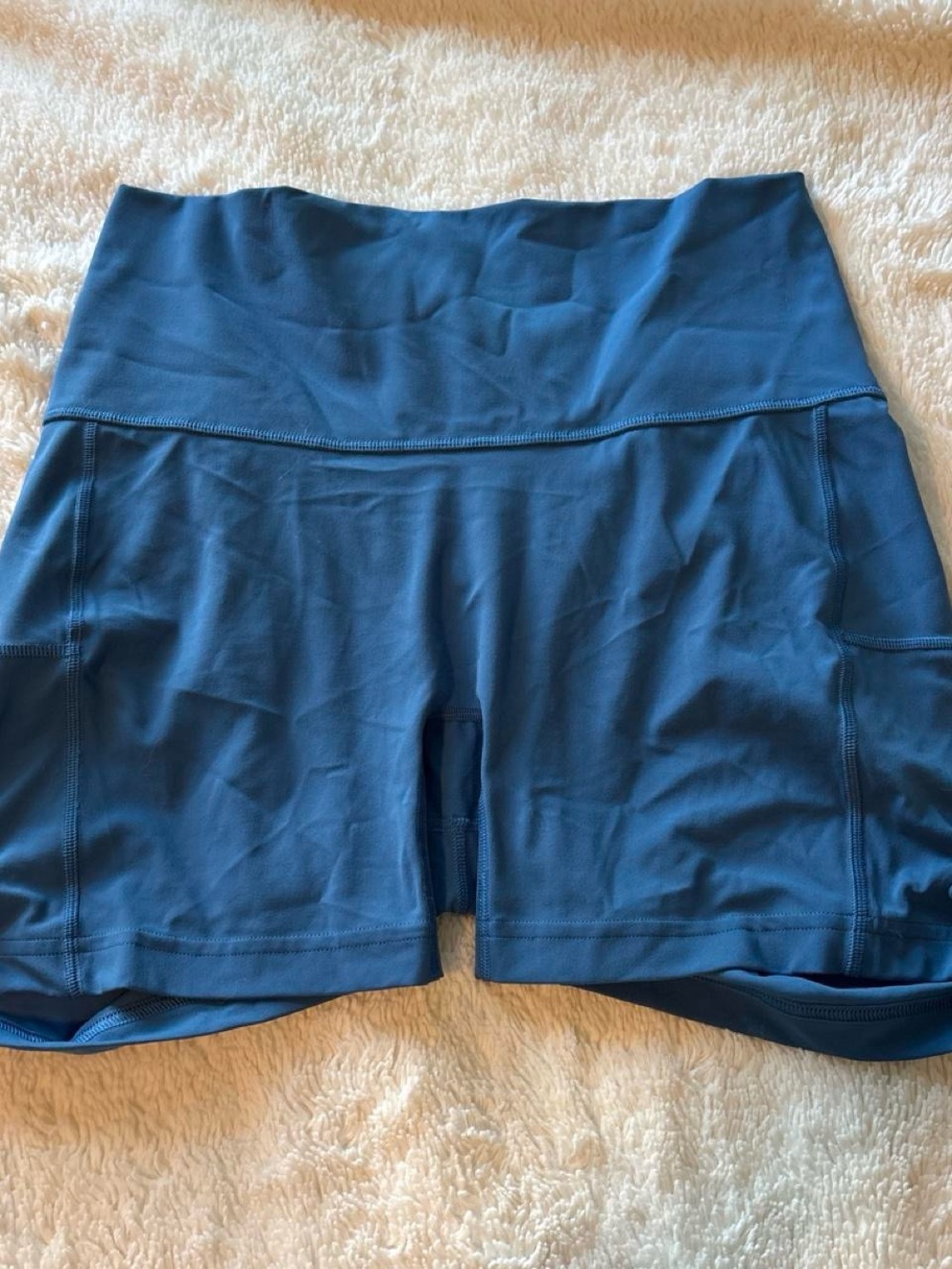 Gymshark Legacy Logo Tight Shorts - Picture 2 of 2